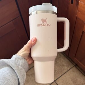 Stanley Rose Quartz Quencher H2.0 Tumbler